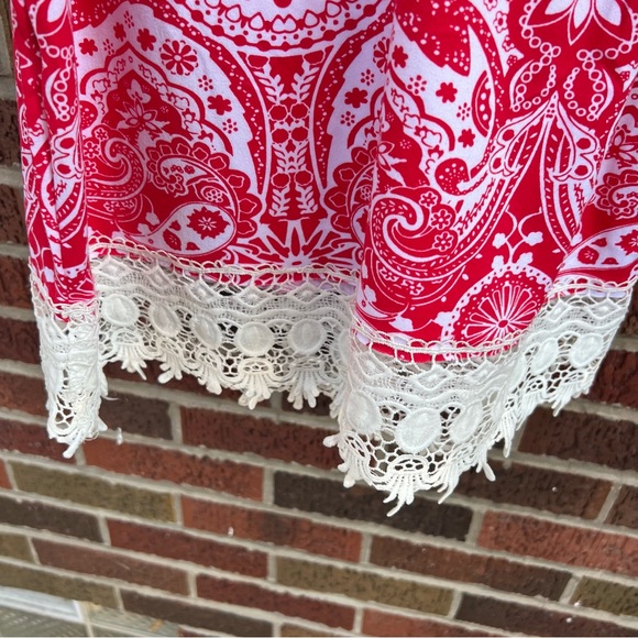 Celebrity Collection Red and White Paisley Crochet Trim Halter Tank Top - Picture 4 of 4
